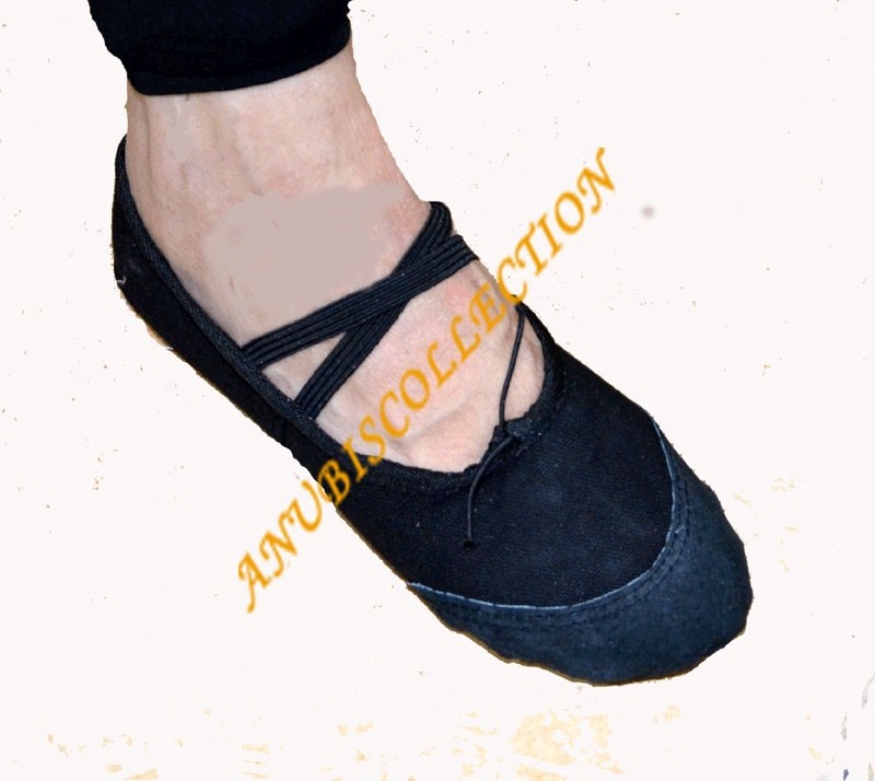 Zapatillas de tela.