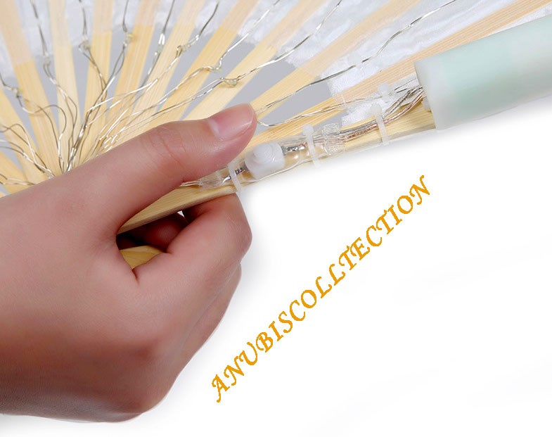 Abanicos blancos con led.
