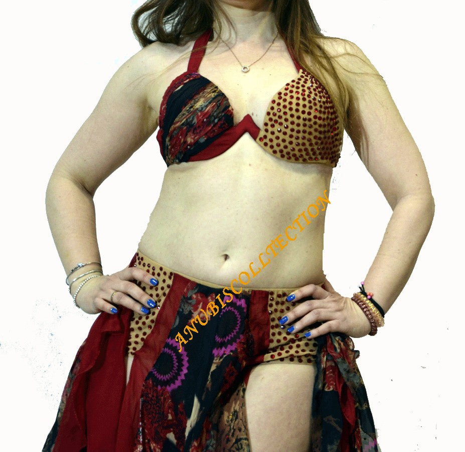 Traje Lora